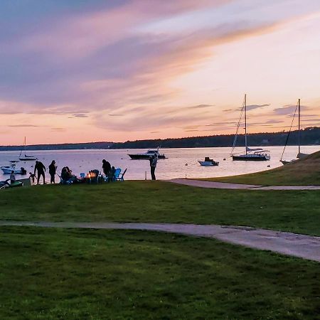 Smugglers Cove Inn Dayville Zewnętrze zdjęcie