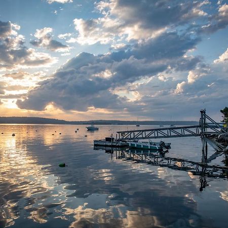 Smugglers Cove Inn Dayville Zewnętrze zdjęcie