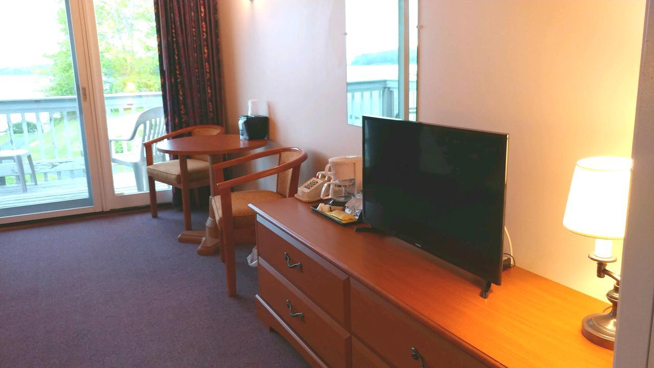 Smugglers Cove Inn Dayville Zewnętrze zdjęcie