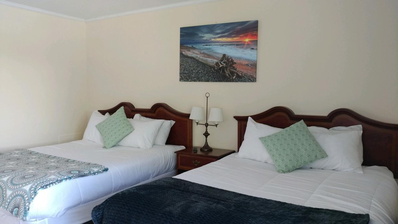 Smugglers Cove Inn Dayville Zewnętrze zdjęcie