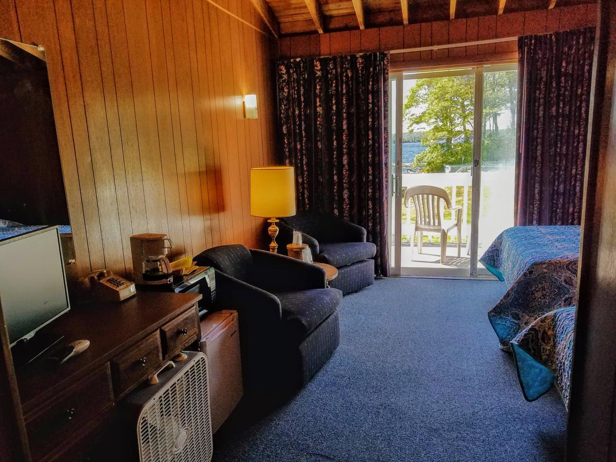 Smugglers Cove Inn Dayville Zewnętrze zdjęcie