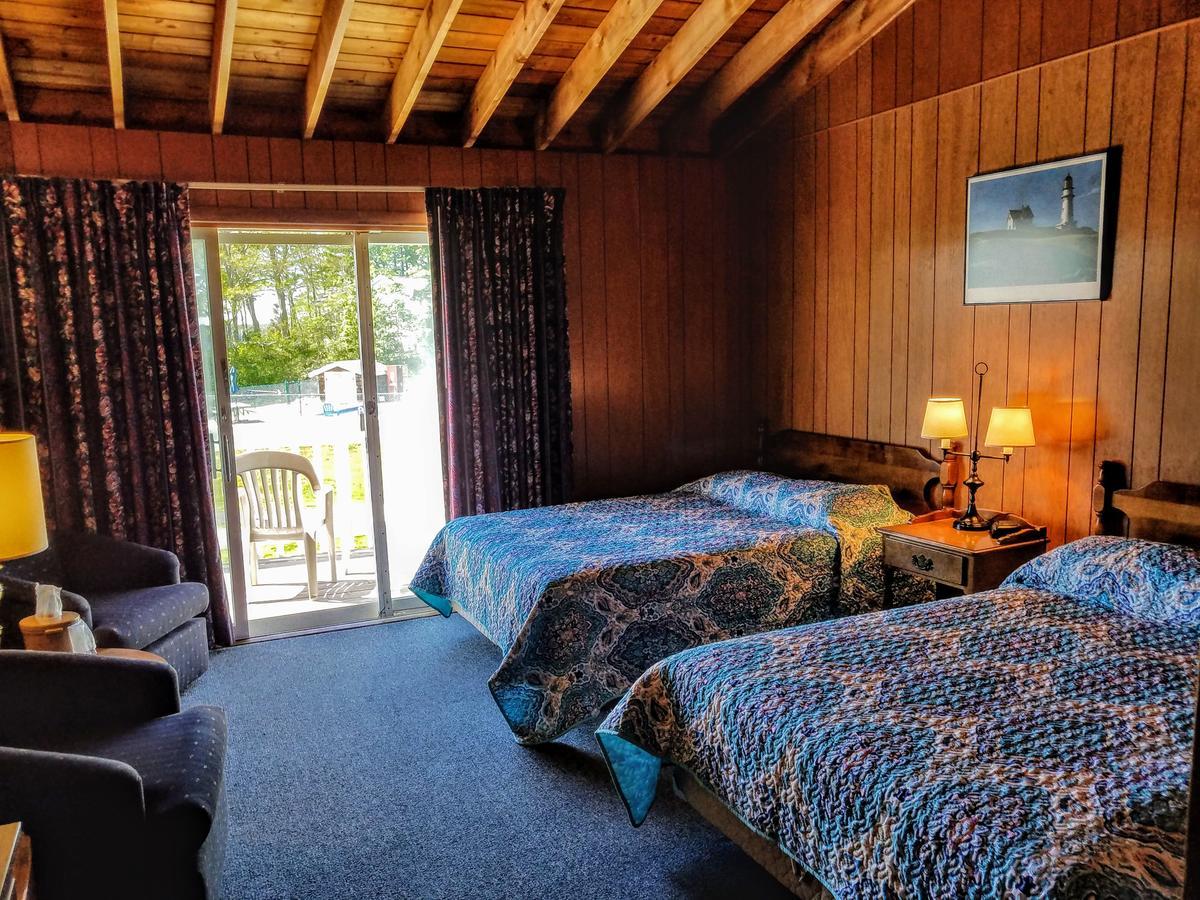 Smugglers Cove Inn Dayville Zewnętrze zdjęcie