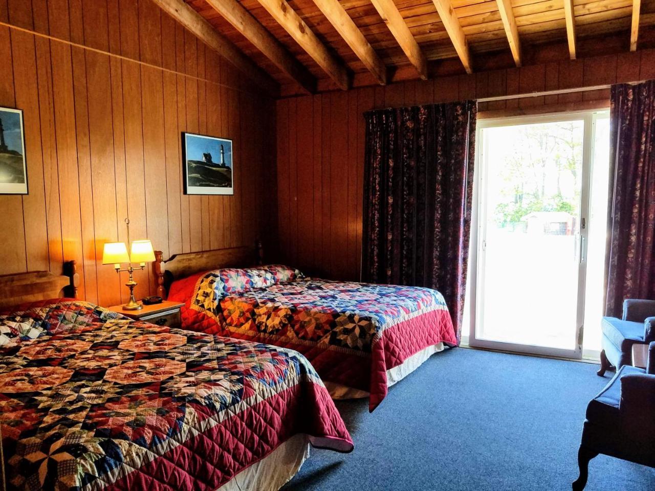 Smugglers Cove Inn Dayville Zewnętrze zdjęcie