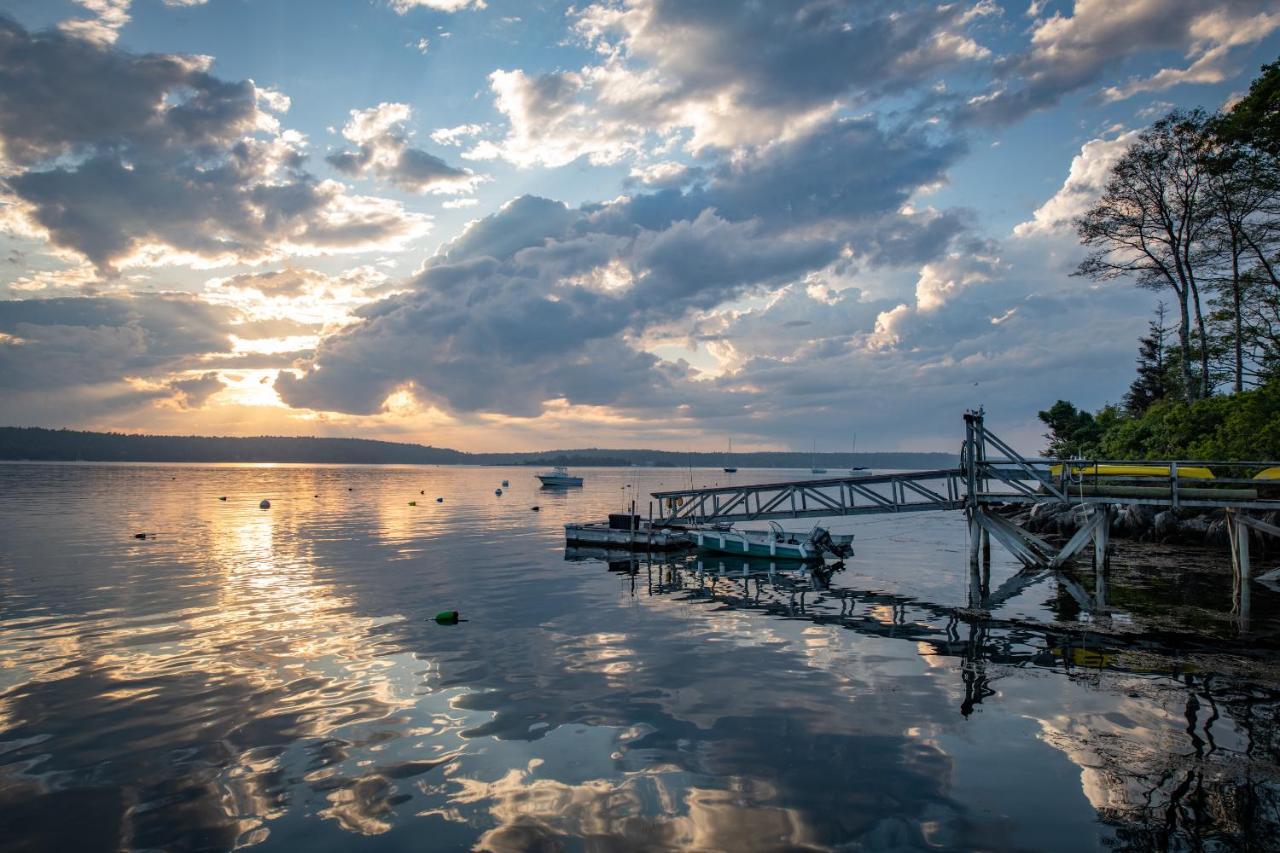Smugglers Cove Inn Dayville Zewnętrze zdjęcie